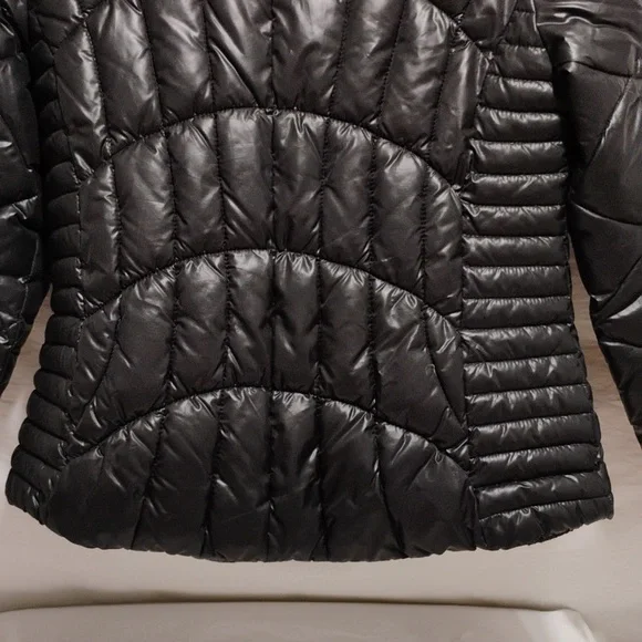 Guess Black Puffer Coat W Silver Detail Sz.M Gently Worn - Picture 9 of 15